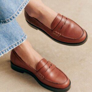 *NEW* Earth Javas Slip-On Penny Loafers